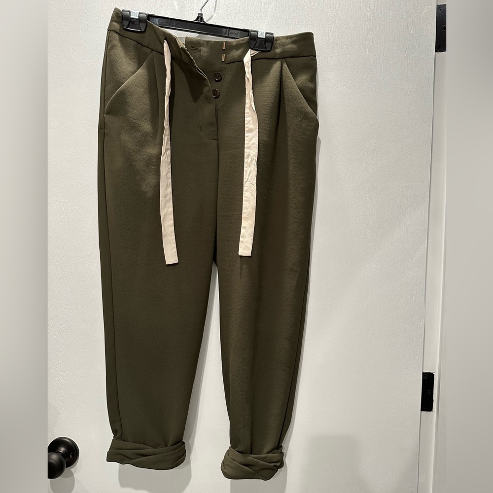 Aritzia crepe Wilfred olive green pants size 0